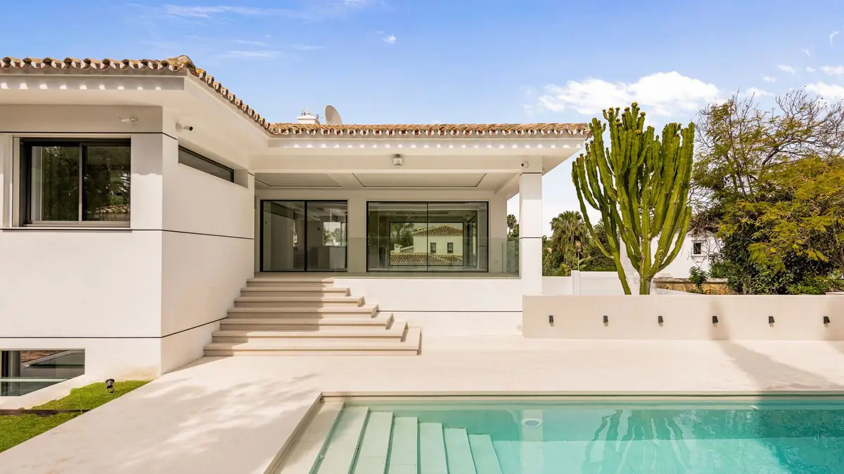 Detached Villa for sale in Guadalmina Alta — photo 1
