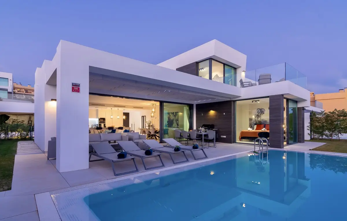 Detached Villa for sale in Calahonda — photo 1