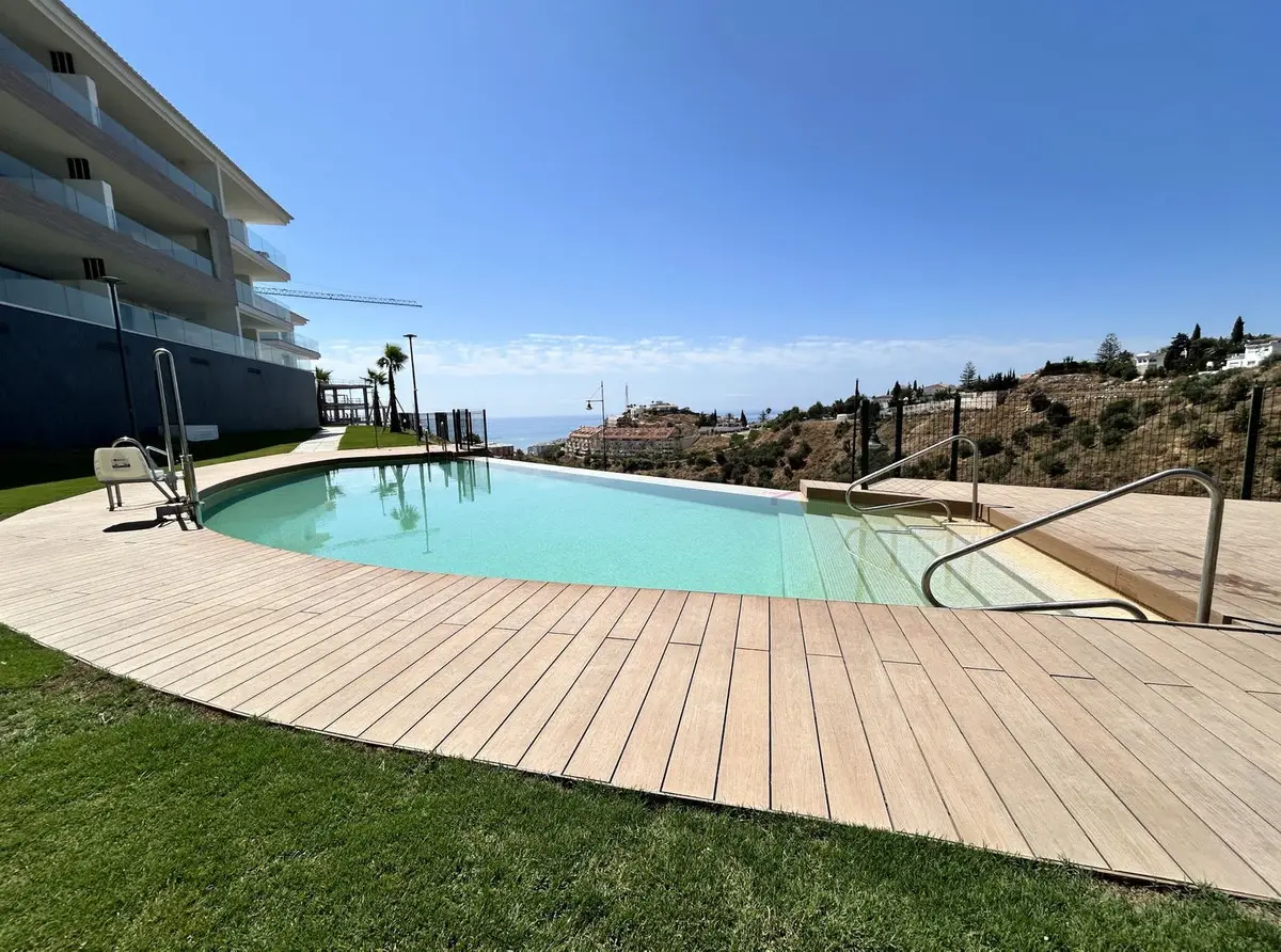 Middle Floor Apartment for sale in Fuengirola — photo 1