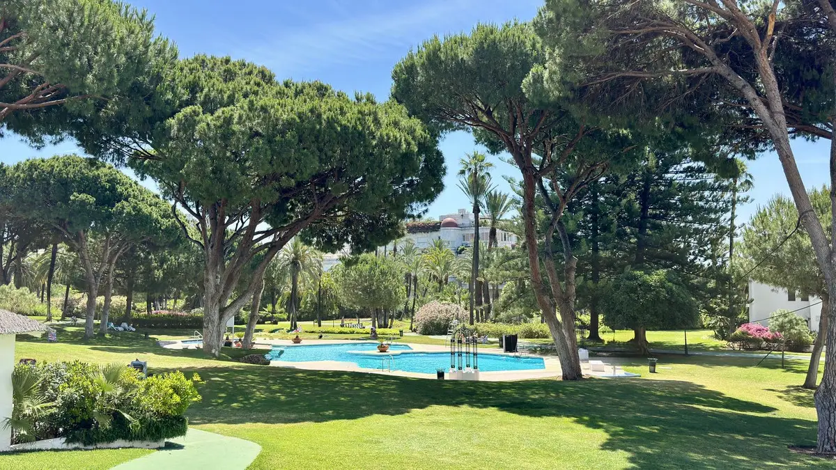 Middle Floor Apartment for sale in Puerto Banús — photo 1