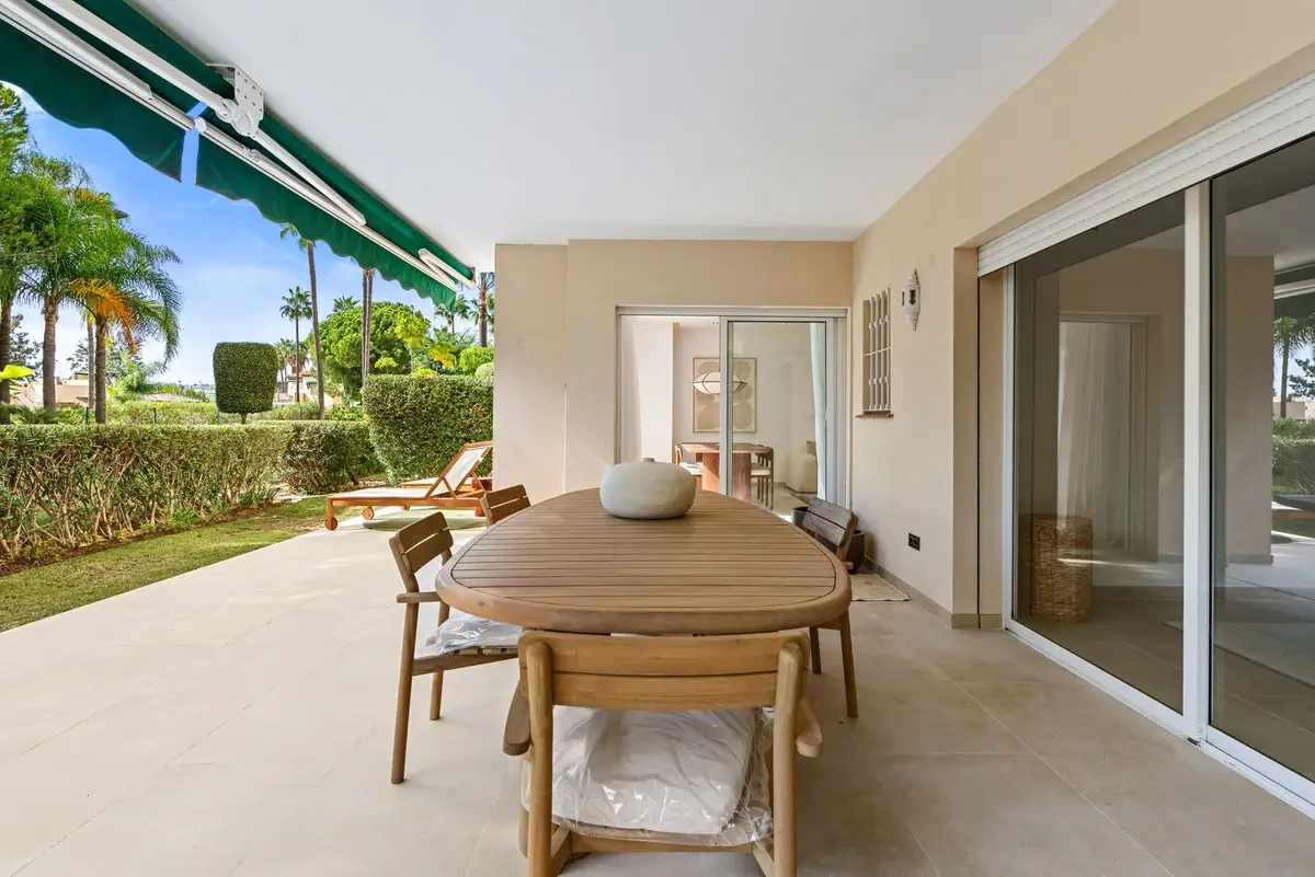 Ground Floor Apartment for sale in Nueva Andalucía — photo 1