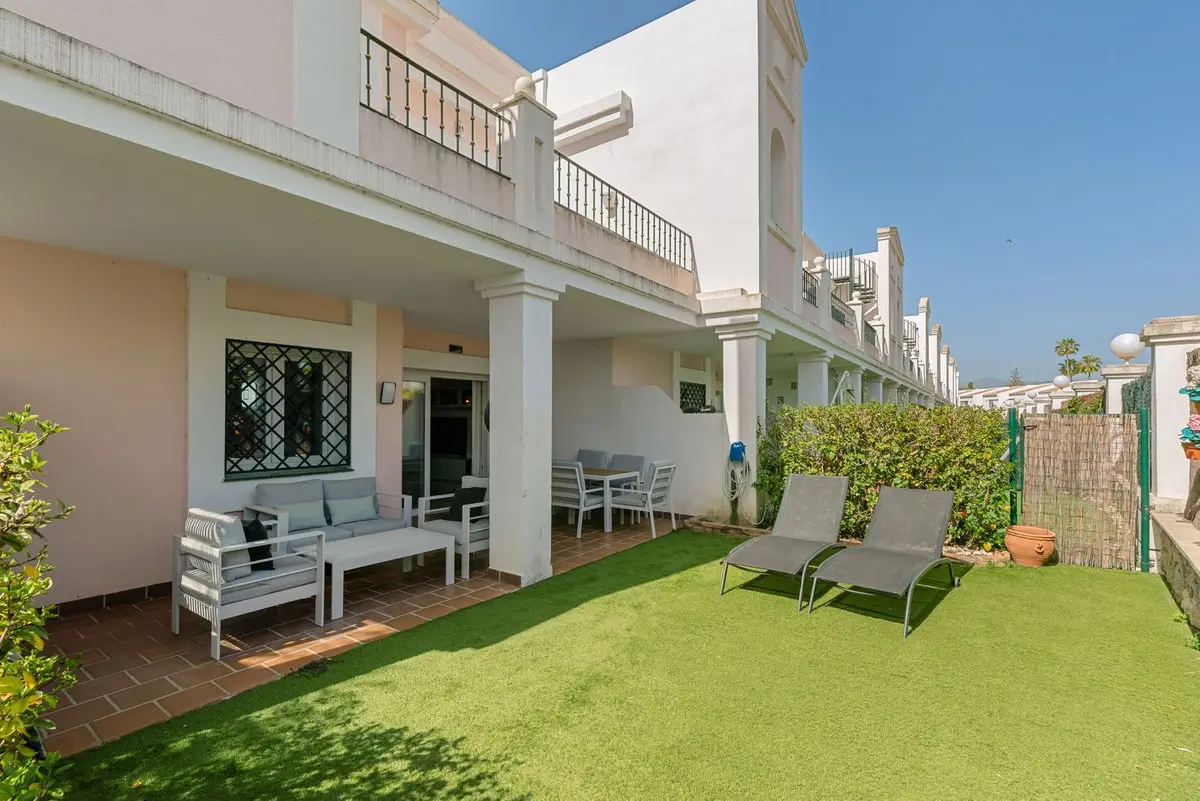 Ground Floor Apartment for sale in Nueva Andalucía — photo 1