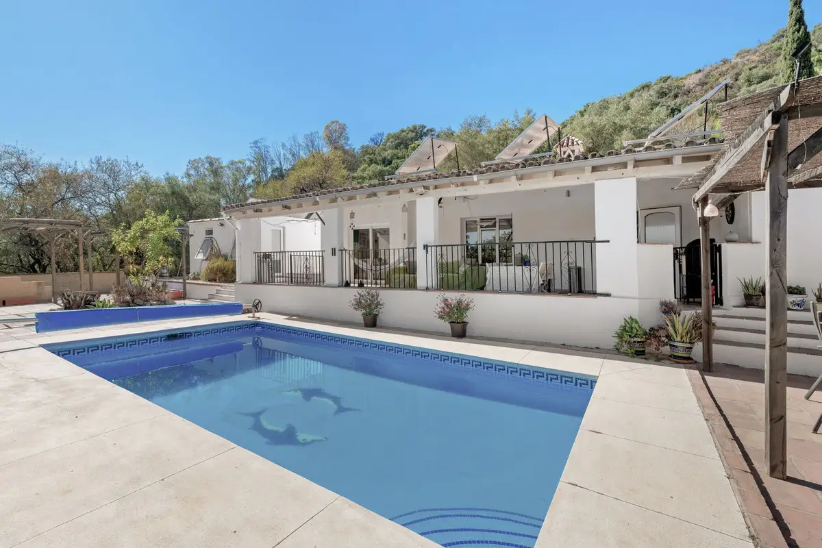 Finca - Cortijo for sale in Estepona — photo 1