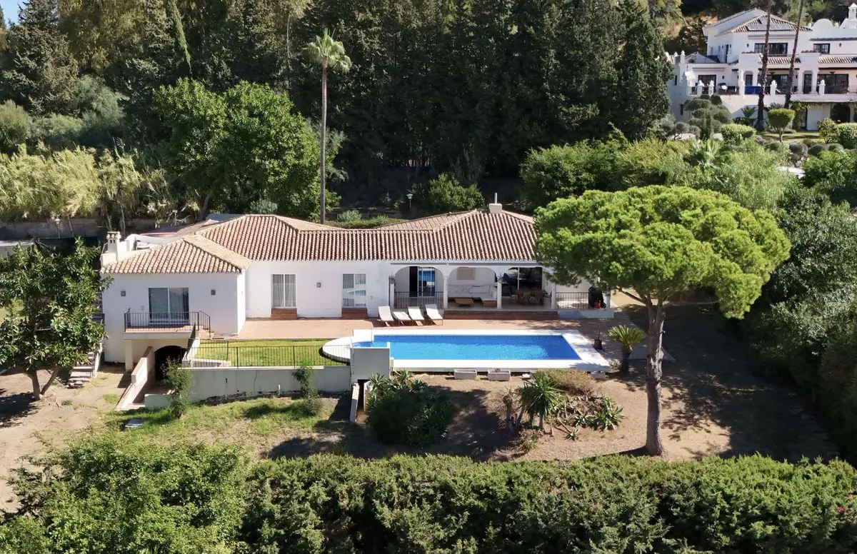 Detached Villa for sale in El Paraiso — photo 1
