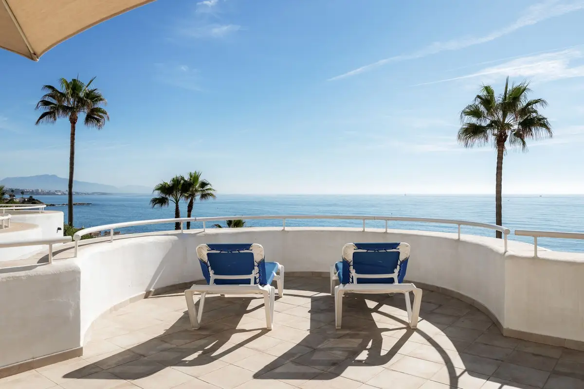 Ground Floor Apartment for sale in Estepona — photo 1