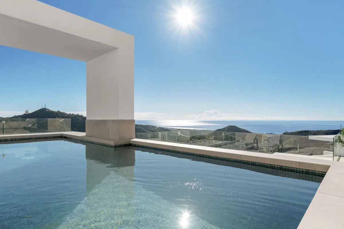 Penthouse for sale in Ojén — photo 1