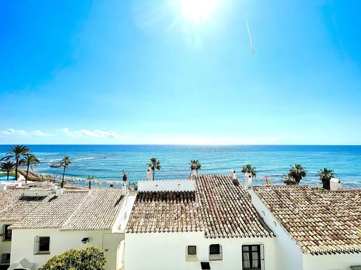 Duplex for sale in Calahonda — photo 1