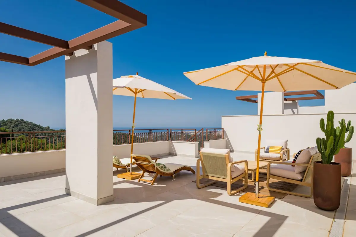 Penthouse Duplex for sale in Istán — photo 1