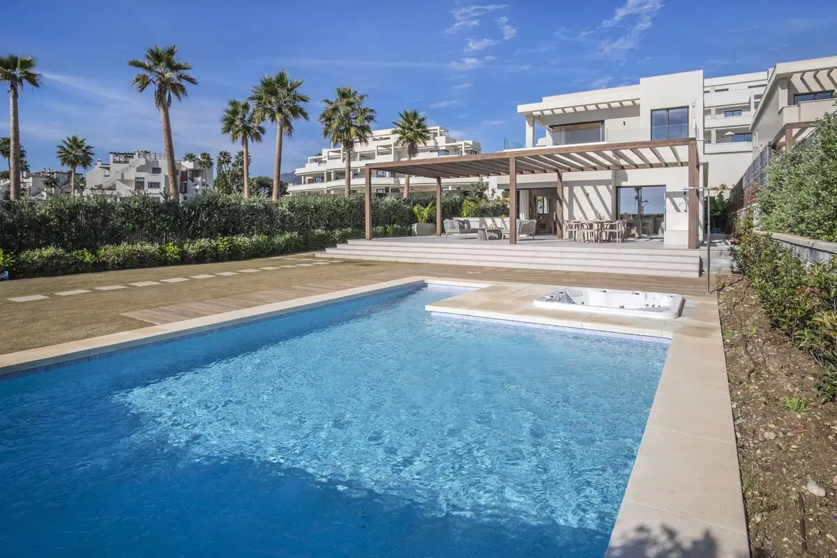 Detached Villa for sale in New Golden Mile — photo 1