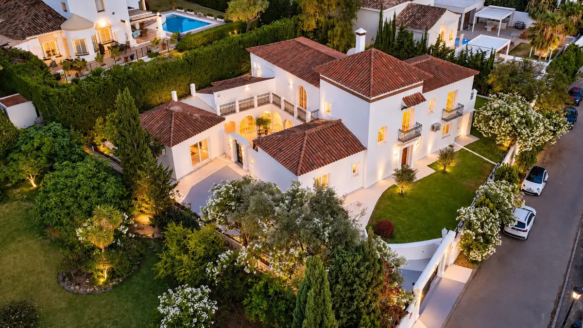 Detached Villa for sale in Benahavís — photo 1