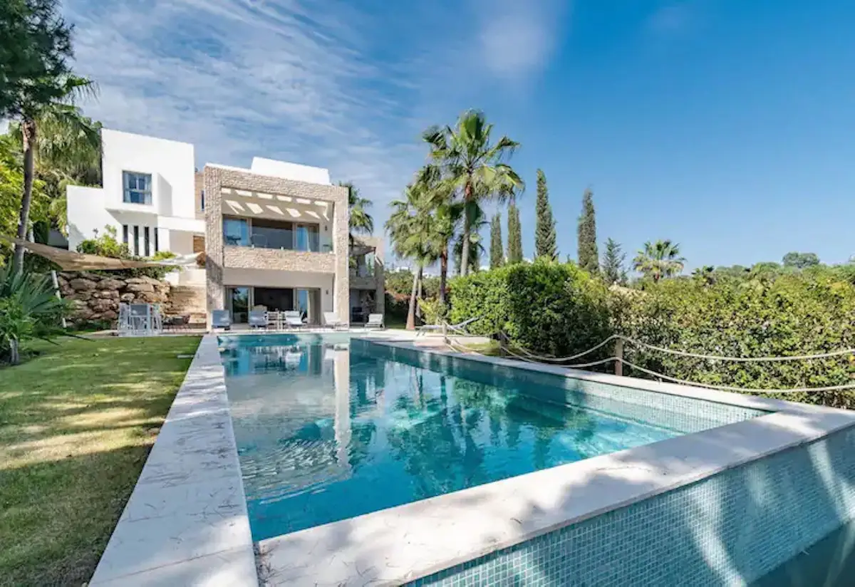 Detached Villa for sale in Benahavís — photo 1