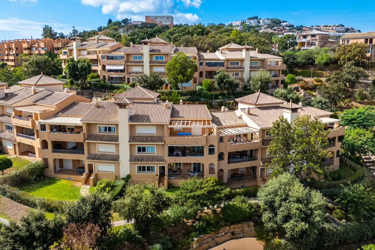 Middle Floor Apartment for sale in La Mairena — photo 1