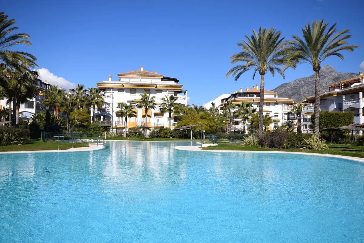 Middle Floor Apartment for sale in Marbella — photo 1