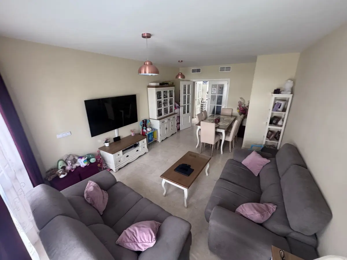 Middle Floor Apartment for sale in Estepona — photo 1