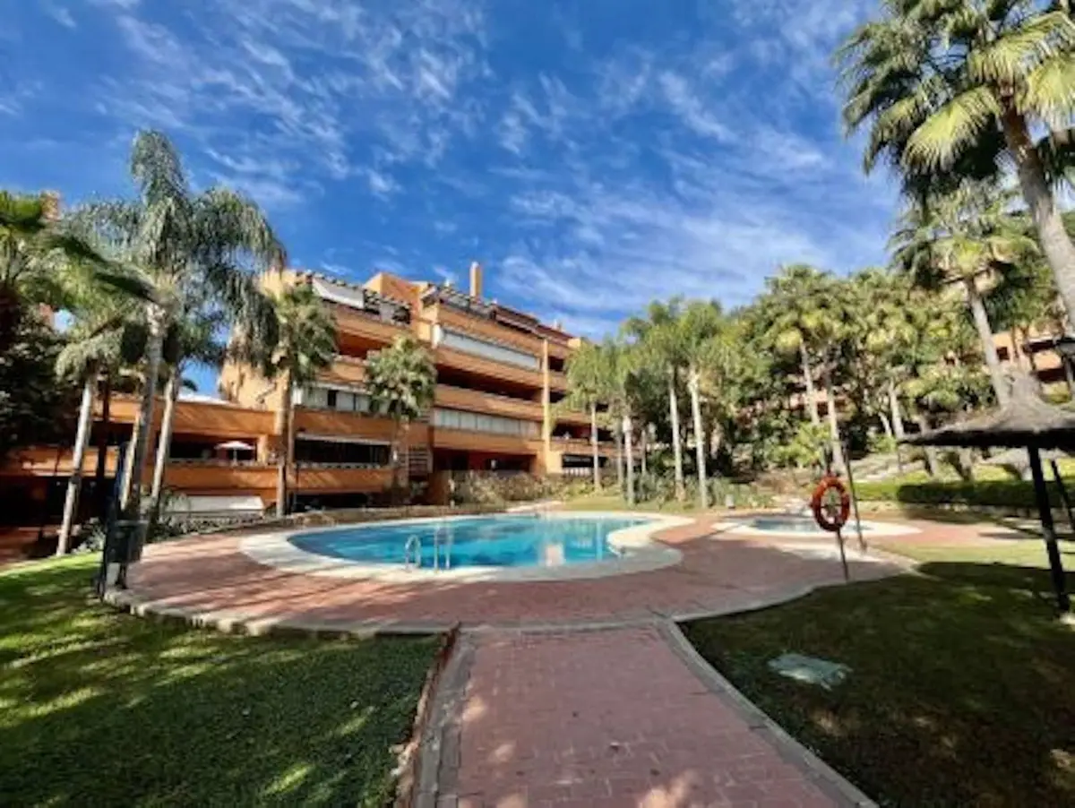 Middle Floor Apartment for sale in The Golden Mile — photo 1