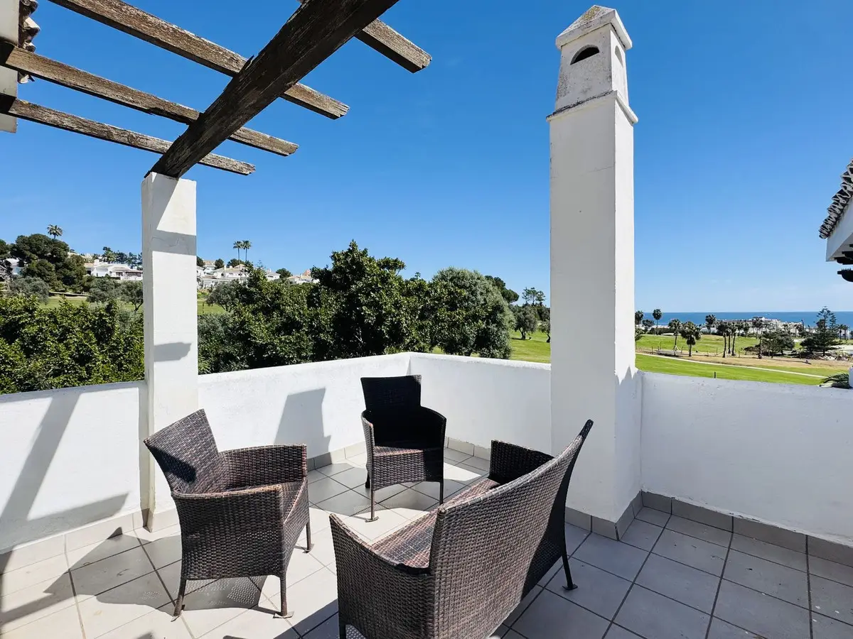 Townhouse for sale in La Duquesa — photo 1