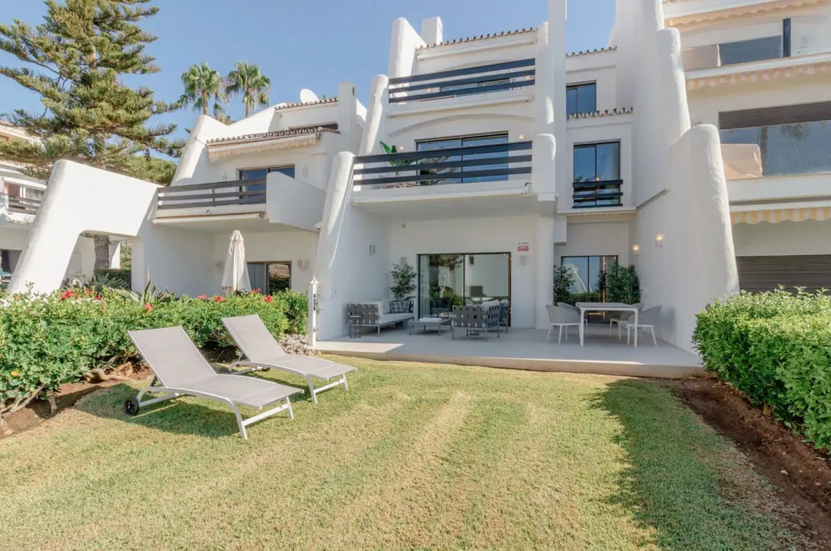 Townhouse for sale in Puerto Banús — photo 1