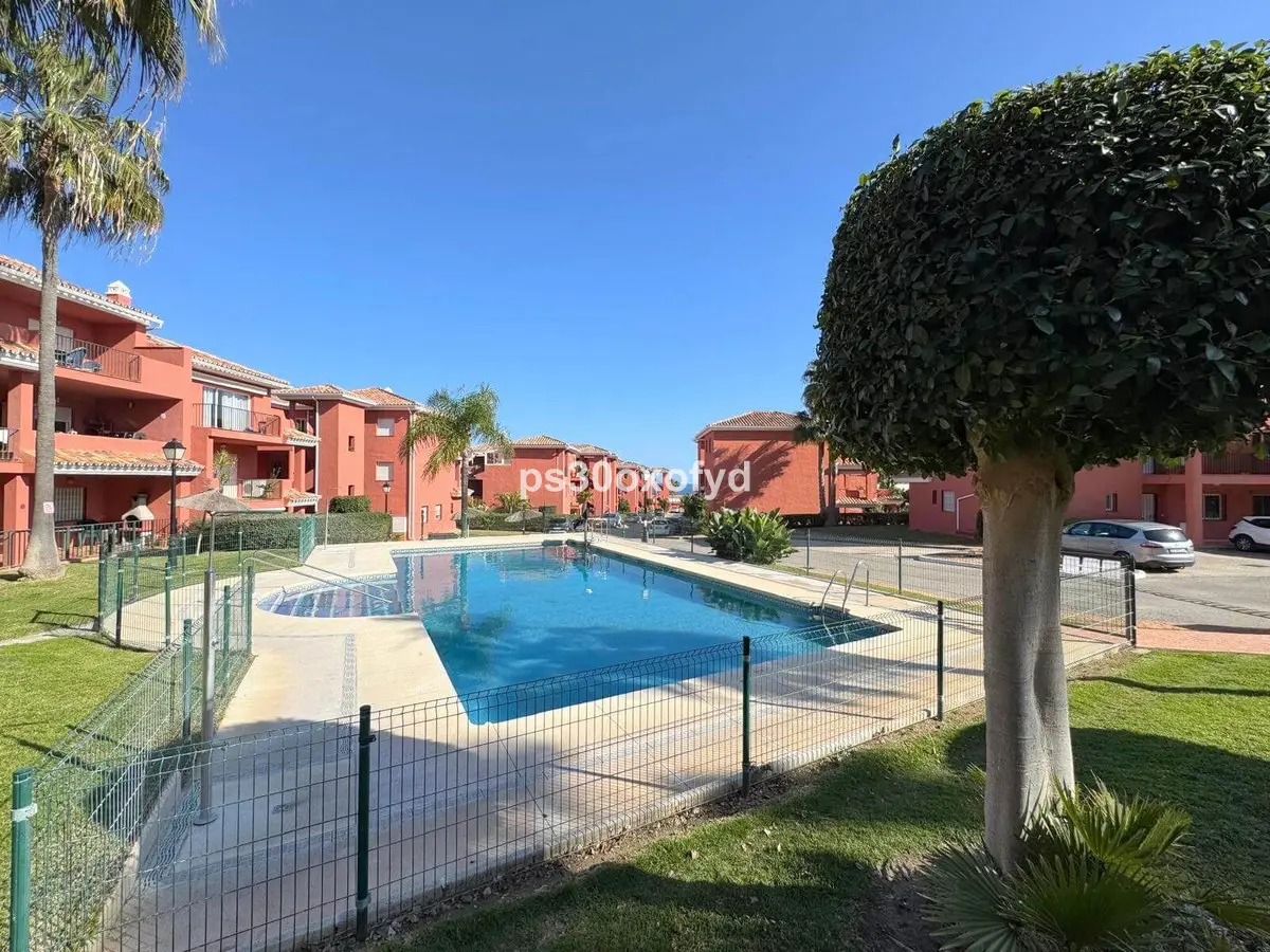 Duplex for sale in La Duquesa — photo 1