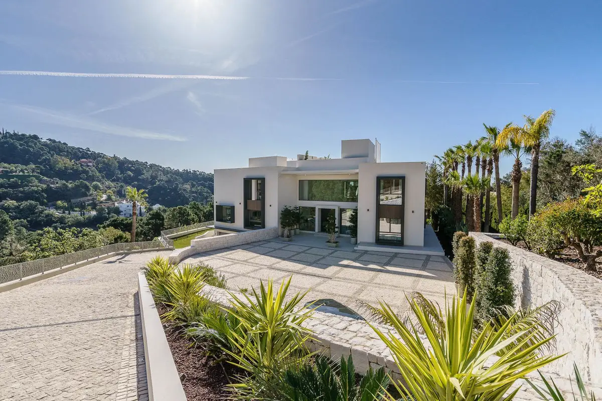 Detached Villa for sale in La Zagaleta — photo 1