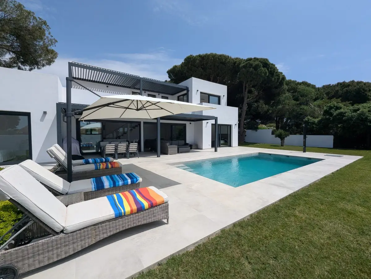 Detached Villa for sale in Cabopino — photo 1