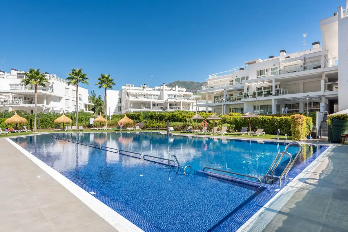 Ground Floor Apartment for sale in Benahavís — photo 1