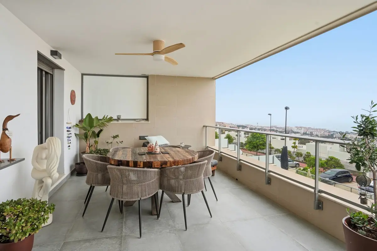 Middle Floor Apartment for sale in Benalmadena — photo 1