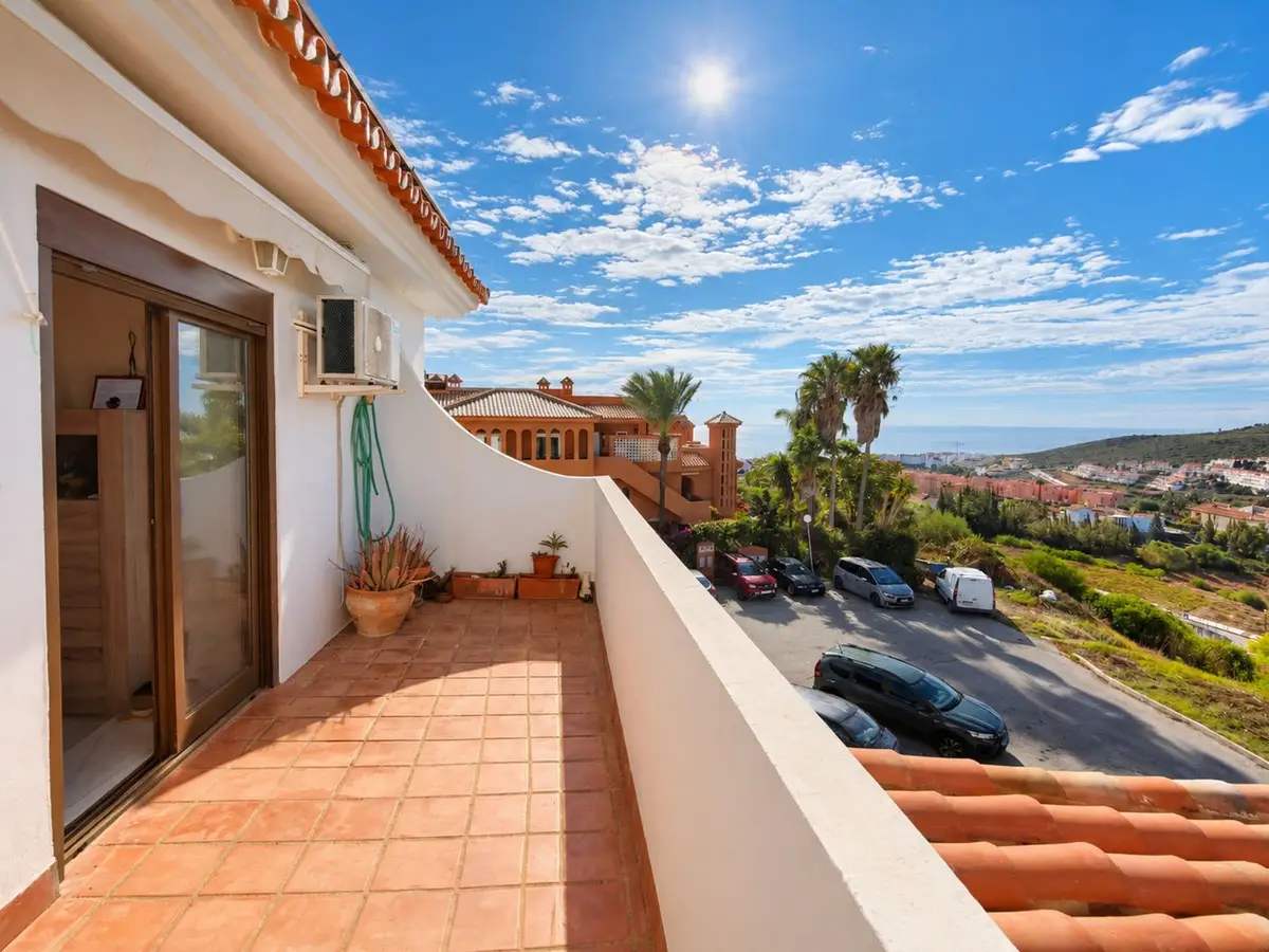 Penthouse for sale in La Duquesa — photo 1