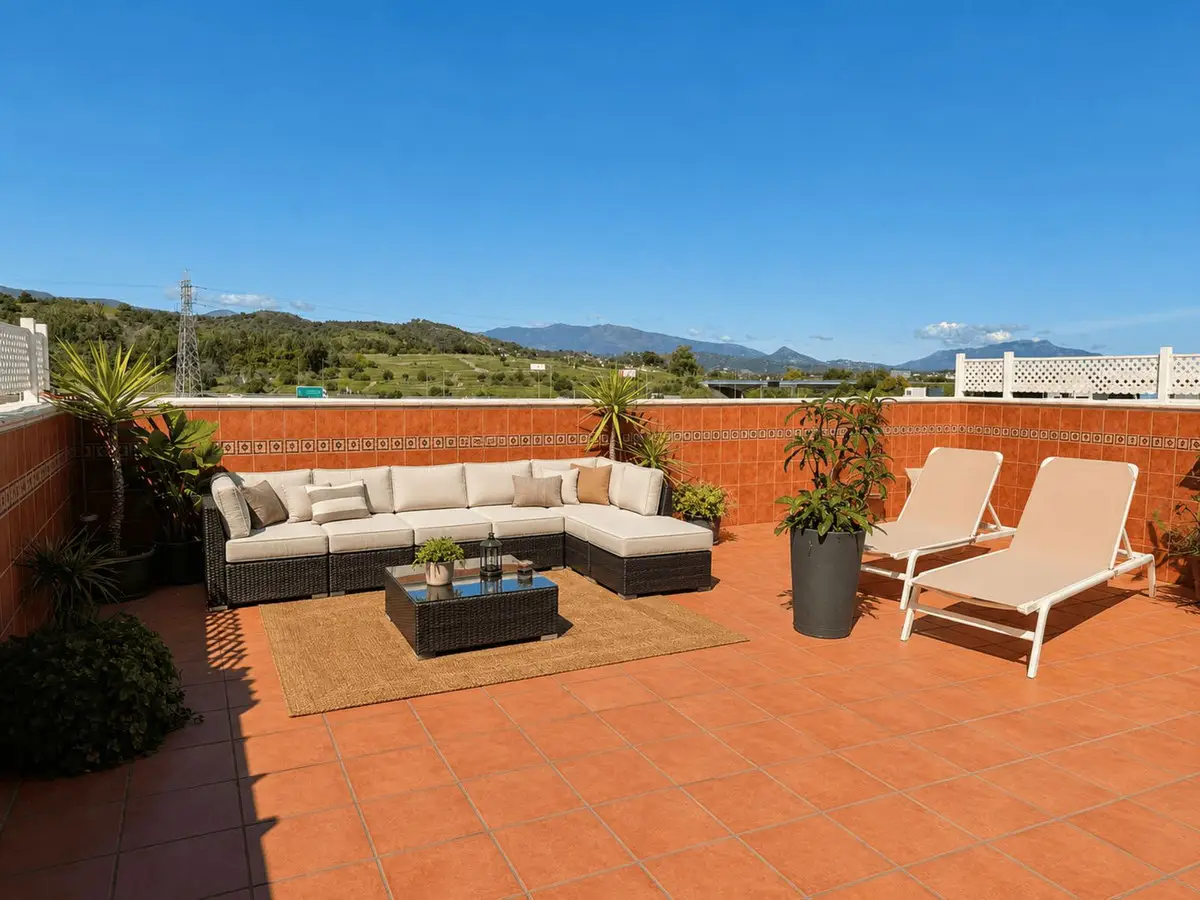 Penthouse for sale in Estepona — photo 1