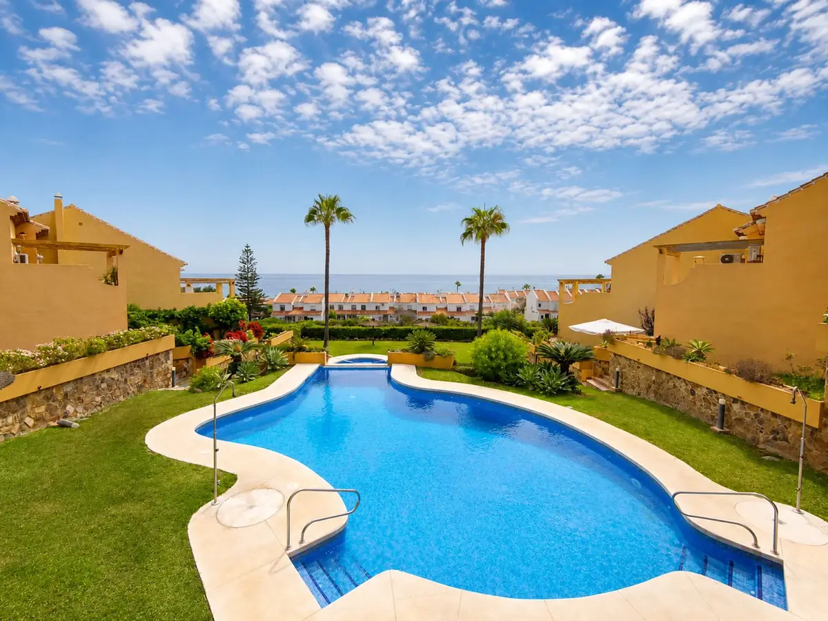 Ground Floor Apartment for sale in La Duquesa — photo 1