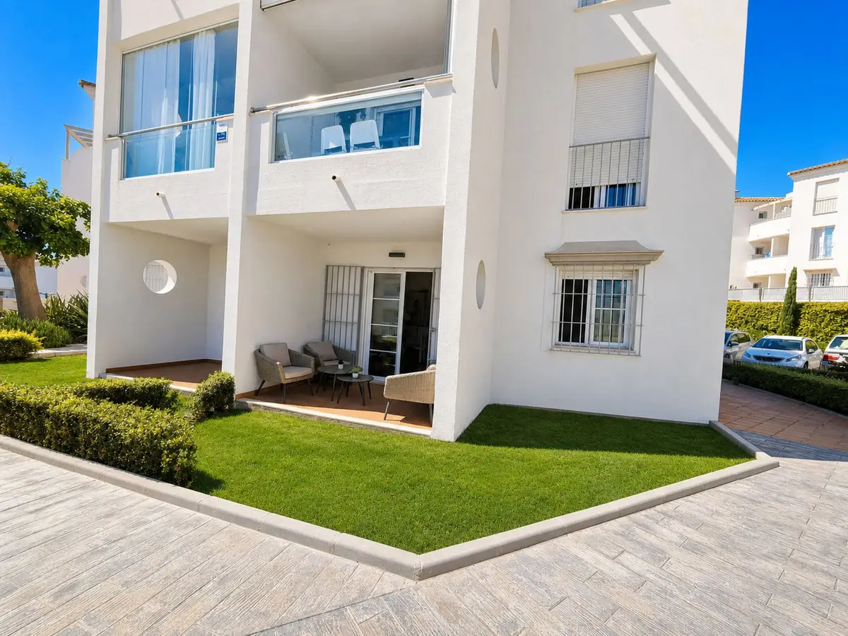 Ground Floor Apartment for sale in La Duquesa — photo 1