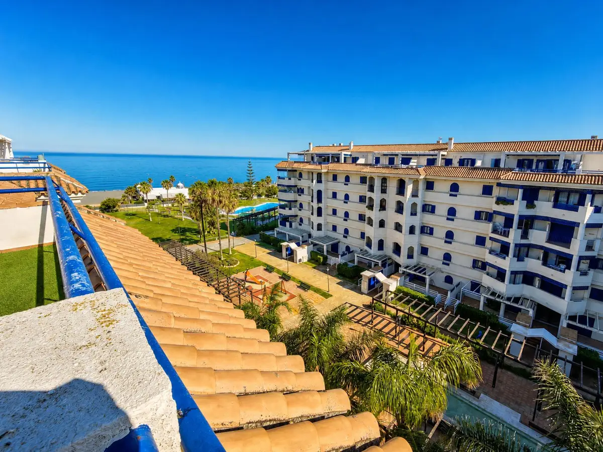 Penthouse for sale in San Luis de Sabinillas — photo 1