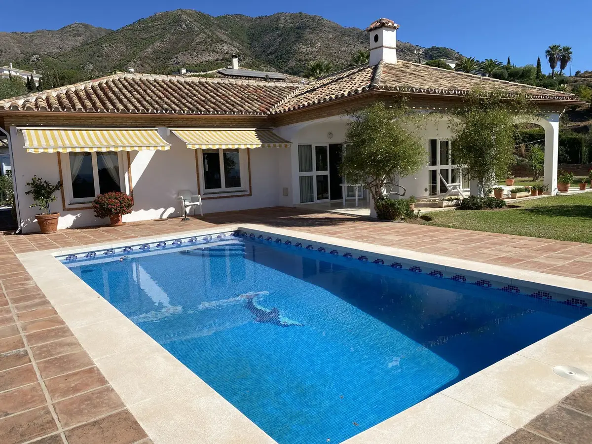 Detached Villa for sale in Mijas — photo 1