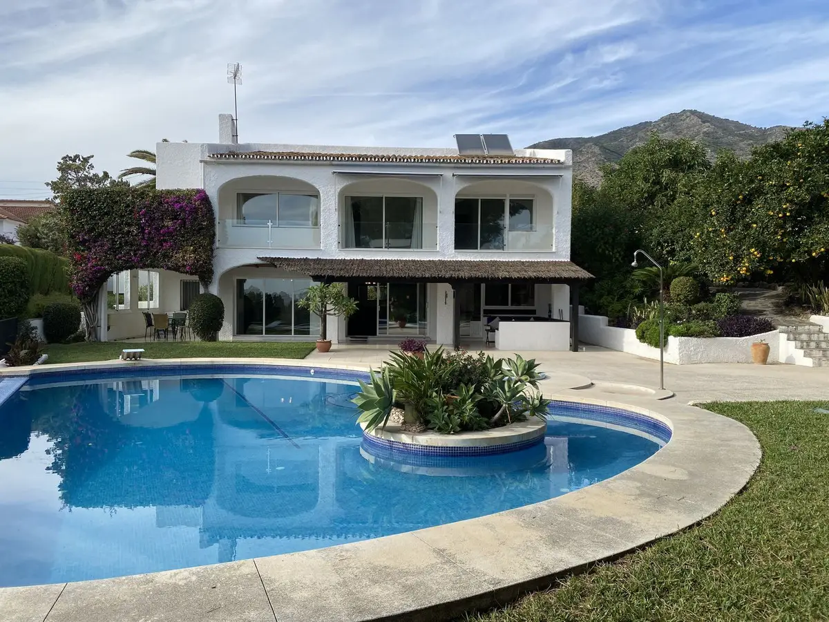 Detached Villa for sale in Mijas — photo 1