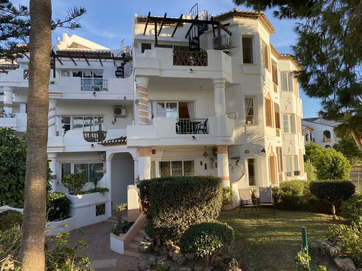 Middle Floor Apartment for sale in Mijas — photo 1