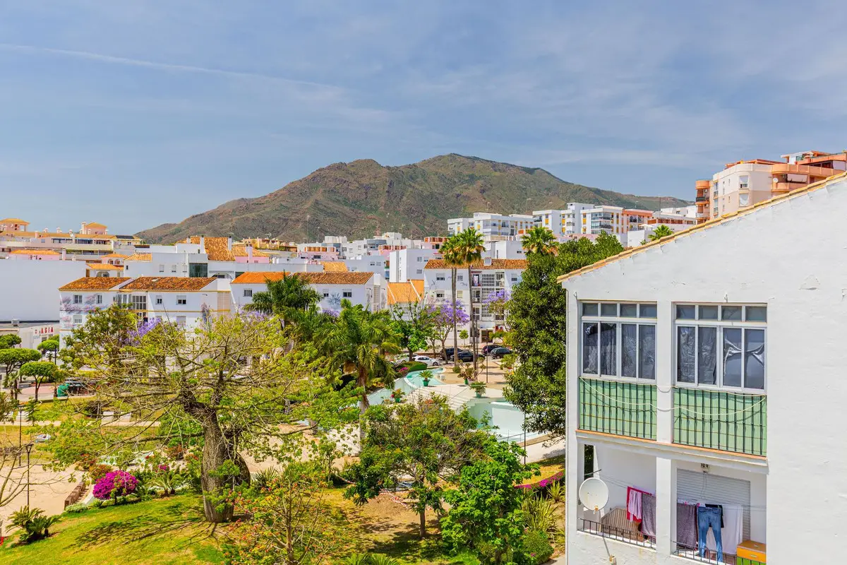 Penthouse for sale in Estepona — photo 1