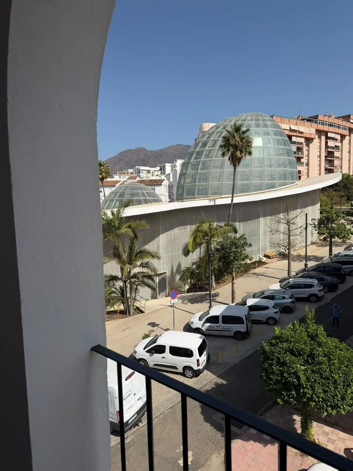 Middle Floor Apartment for sale in Estepona — photo 1
