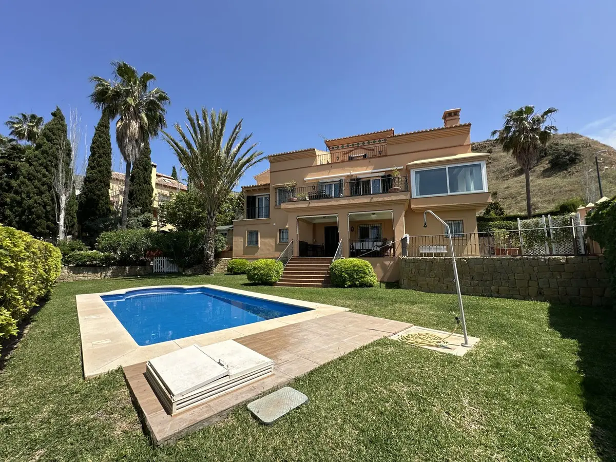 Detached Villa for sale in Málaga Este — photo 1