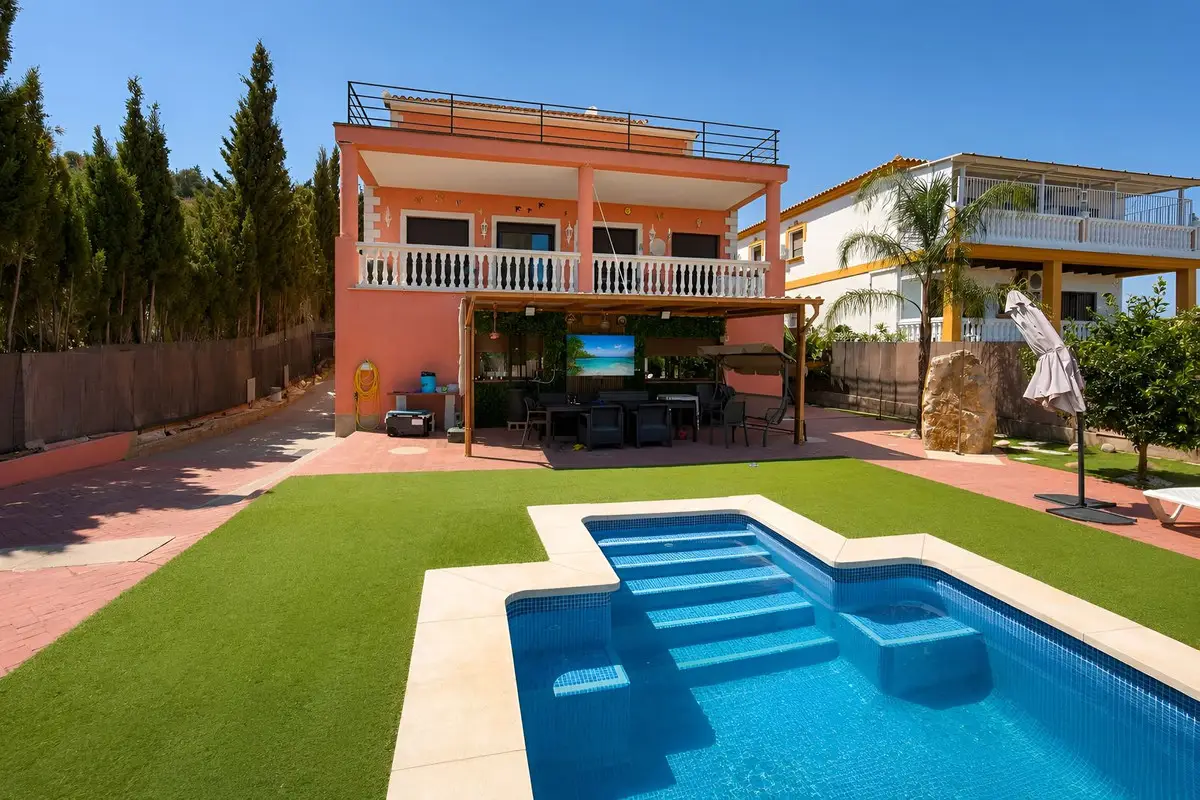 Detached Villa for sale in Churriana — photo 1