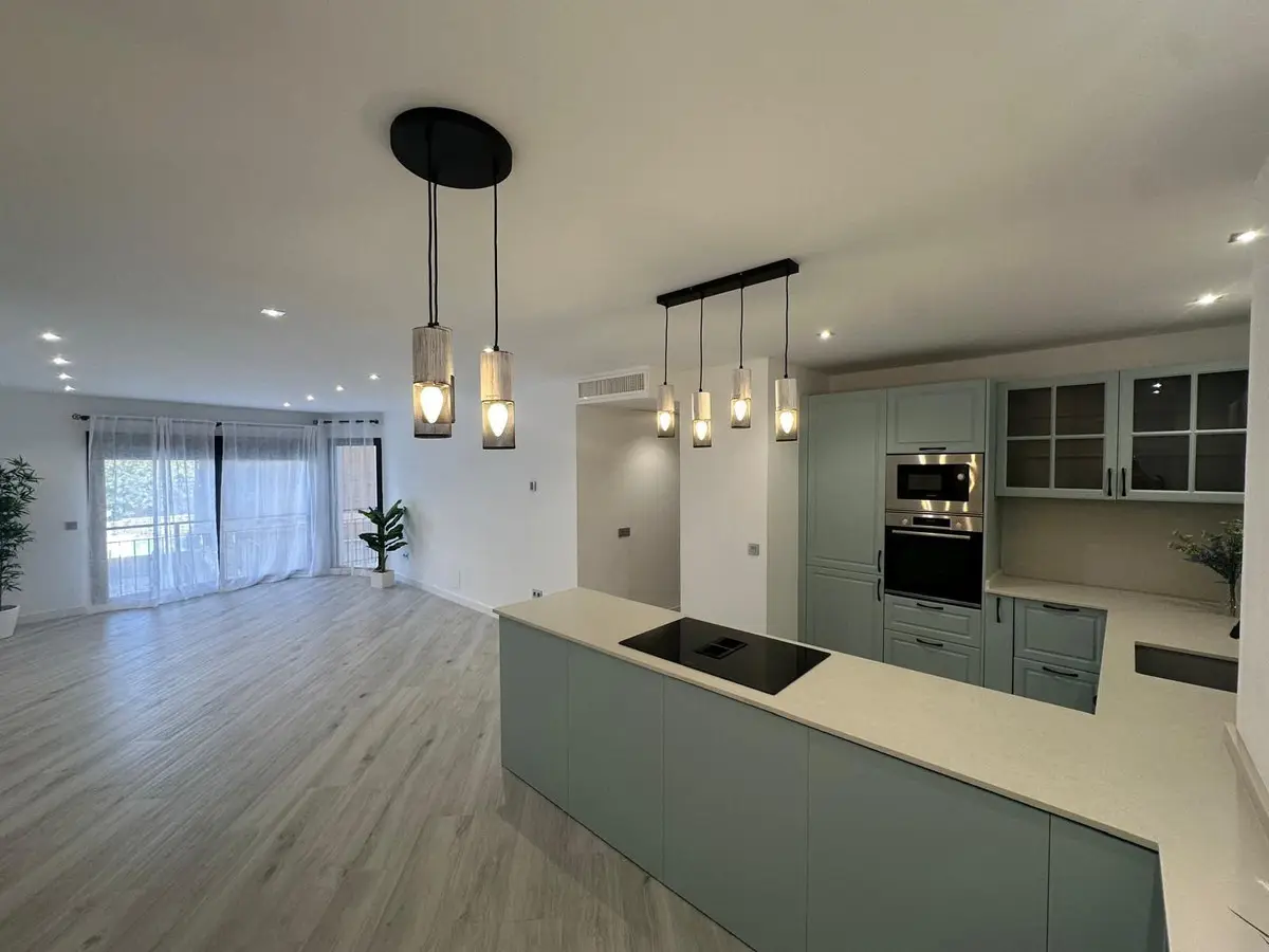 Middle Floor Apartment for sale in Malagueta — photo 1