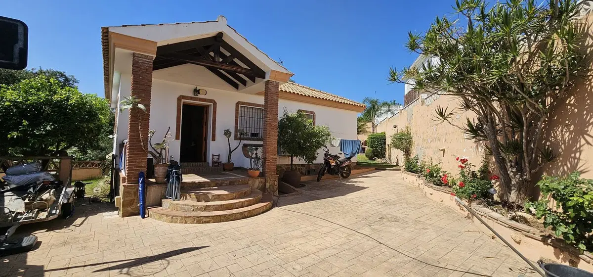 Detached Villa for sale in El Rosario — photo 1
