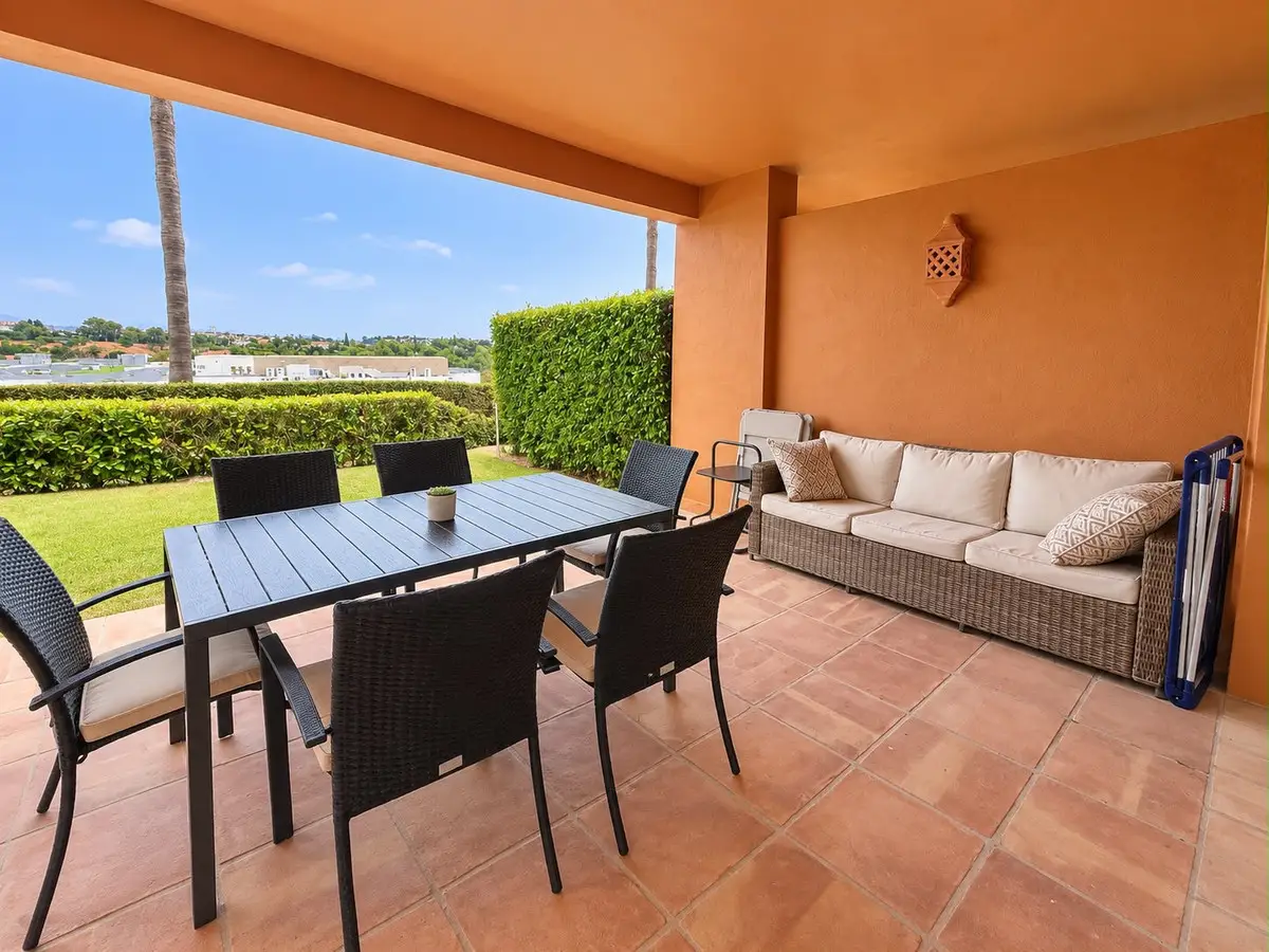 Ground Floor Apartment for sale in Estepona — photo 1