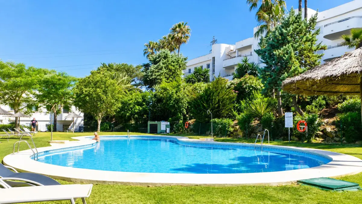 Ground Floor Apartment for sale in Estepona — photo 1