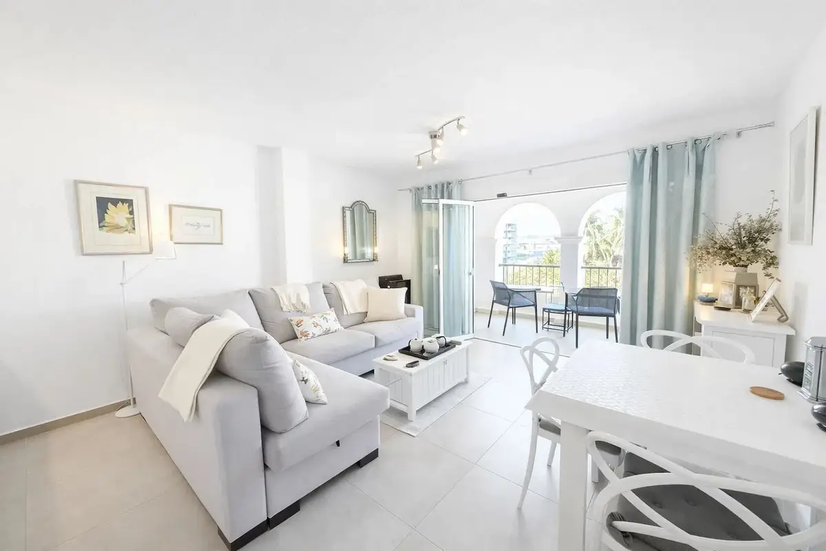 Middle Floor Apartment for sale in La Duquesa — photo 1