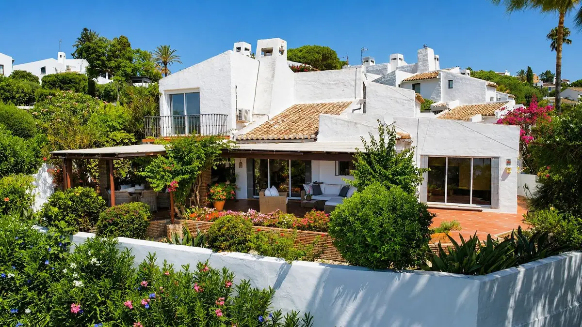 Detached Villa for sale in Casares Playa — photo 1