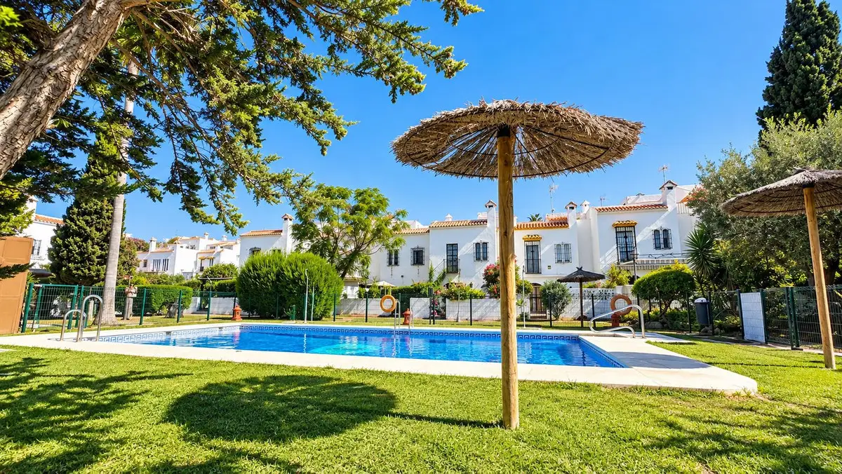 Townhouse for sale in Casares Playa — photo 1