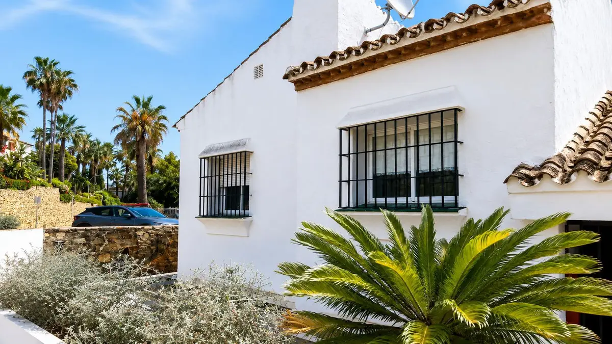 Top Floor Apartment for sale in La Duquesa — photo 1