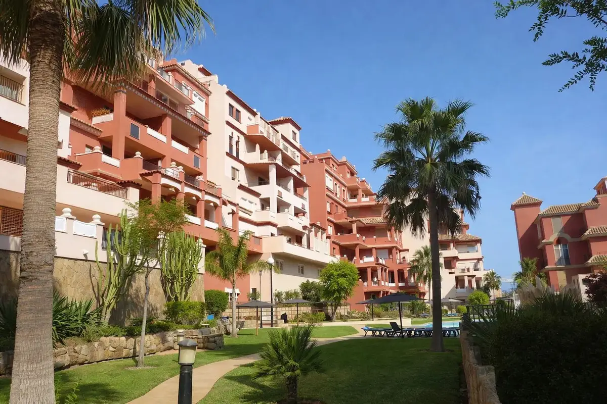 Ground Floor Apartment for sale in La Duquesa — photo 1