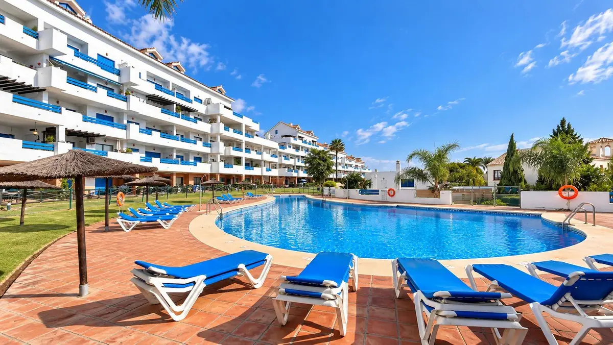 Middle Floor Apartment for sale in La Duquesa — photo 1