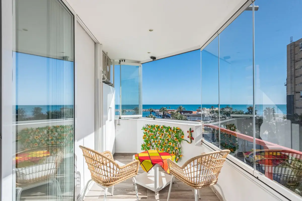Middle Floor Apartment for sale in Fuengirola — photo 1
