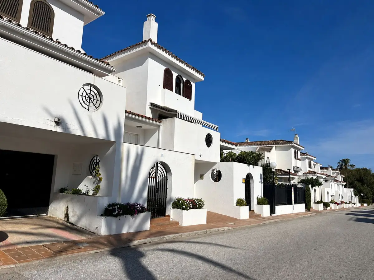 Townhouse for sale in New Golden Mile — photo 1